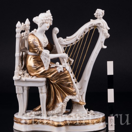 Фигурка из фарфора Девушка с арфой, Дрезден, Германия, 1920-30 гг.