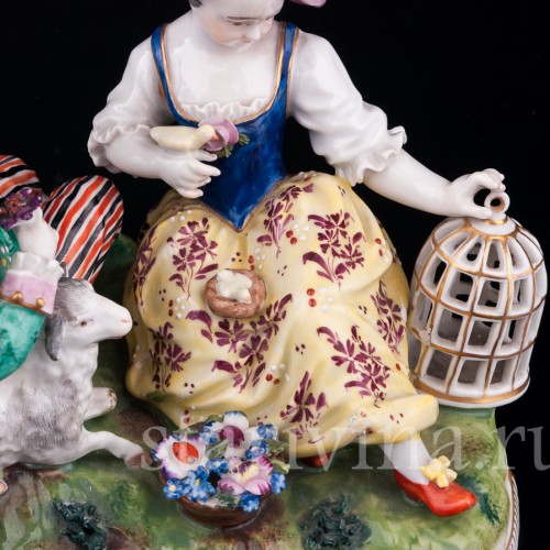 Статуэтка из фарфора Пасторальная пара с птичками и овечкой, Carl Thieme, Германия, сер. 20 в.
