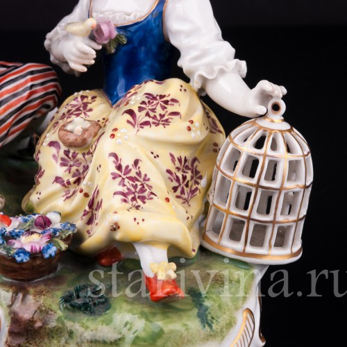 Статуэтка из фарфора Пасторальная пара с птичками и овечкой, Carl Thieme, Германия, сер. 20 в.