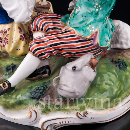 Статуэтка из фарфора Пасторальная пара с птичками и овечкой, Carl Thieme, Германия, сер. 20 в.