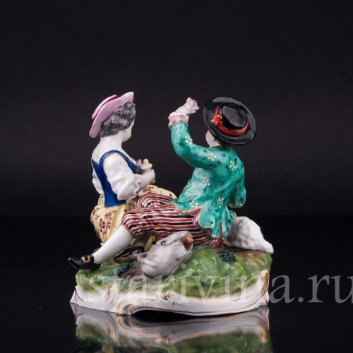 Статуэтка из фарфора Пасторальная пара с птичками и овечкой, Carl Thieme, Германия, сер. 20 в.