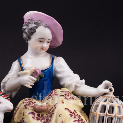 Статуэтка из фарфора Пасторальная пара с птичками и овечкой, Carl Thieme, Германия, сер. 20 в.