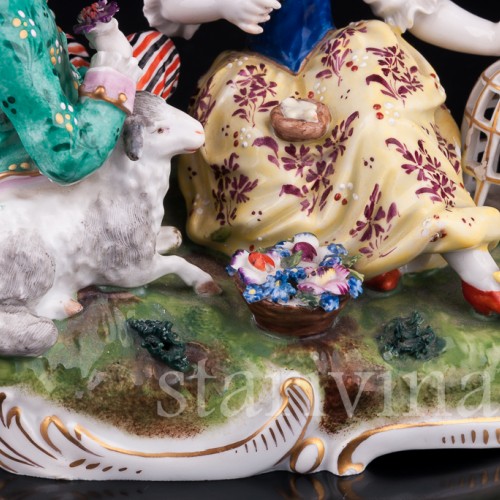 Статуэтка из фарфора Пасторальная пара с птичками и овечкой, Carl Thieme, Германия, сер. 20 в.