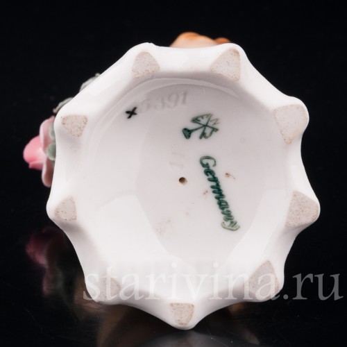 Путти с букетом цветов, Karl Ens, Германия, 1920-30 гг