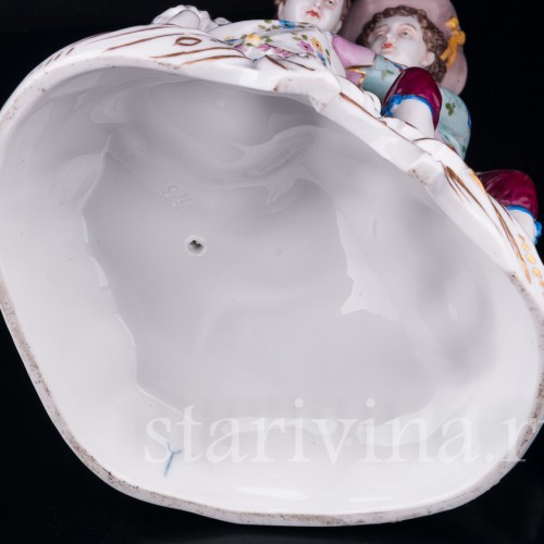 Антикварная статуэтка из фарфора Пасторальная пара, Volkstedt, Германия, 19 в.