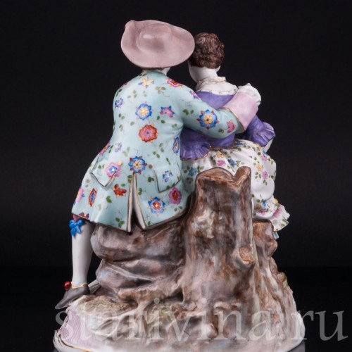 Антикварная статуэтка из фарфора Пасторальная пара, Volkstedt, Германия, 19 в.