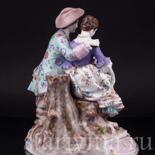 Антикварная статуэтка из фарфора Пасторальная пара, Volkstedt, Германия, 19 в.
