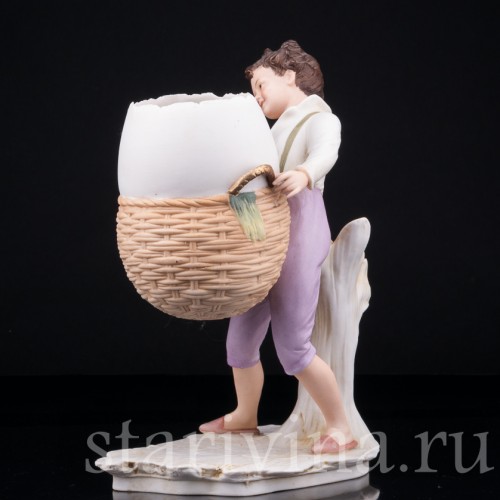 Старинная фигурка из фарфора Мальчик с пасхальной корзиной, Volkstedt, Германия, кон. 19 в.