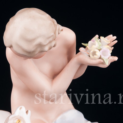 "Грация" (обнаженная девушка с козленком), Hutschenreuther, Германия, 1945-49 гг