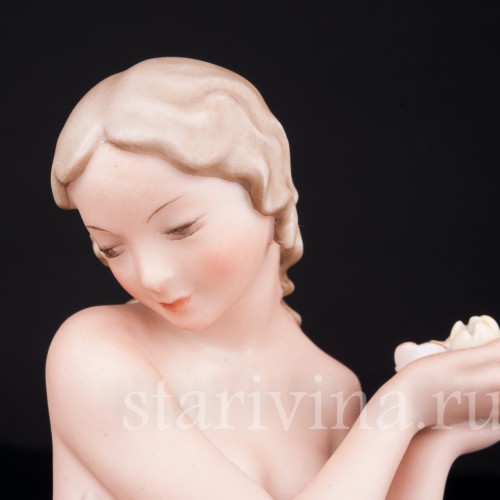 "Грация" (обнаженная девушка с козленком), Hutschenreuther, Германия, 1945-49 гг