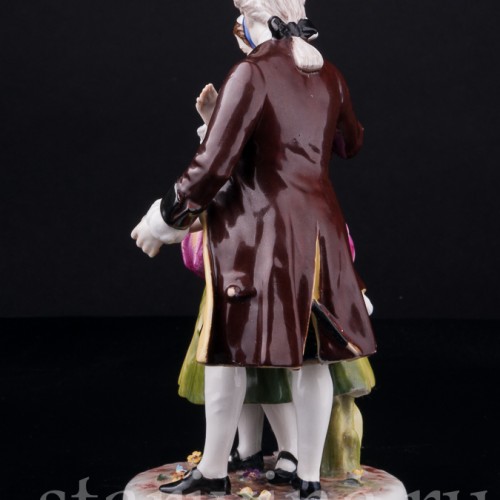 Фигурка романтической пары из фарфора Влечение, Von Schierholz, Германия, нач. 20 в.