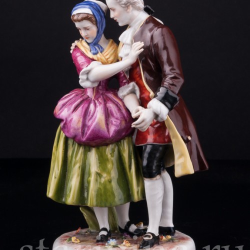 Фигурка романтической пары из фарфора Влечение, Von Schierholz, Германия, нач. 20 в.