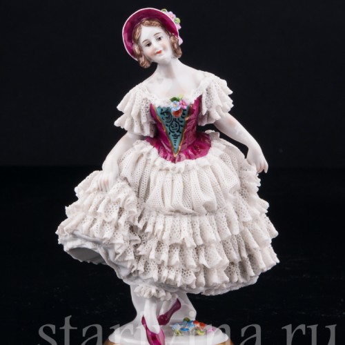 Девушка в розовой шляпке, кружевная, Volkstedt, Германия, до 1935 г