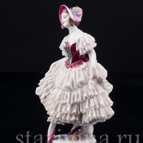 Девушка в розовой шляпке, кружевная, Volkstedt, Германия, до 1935 г