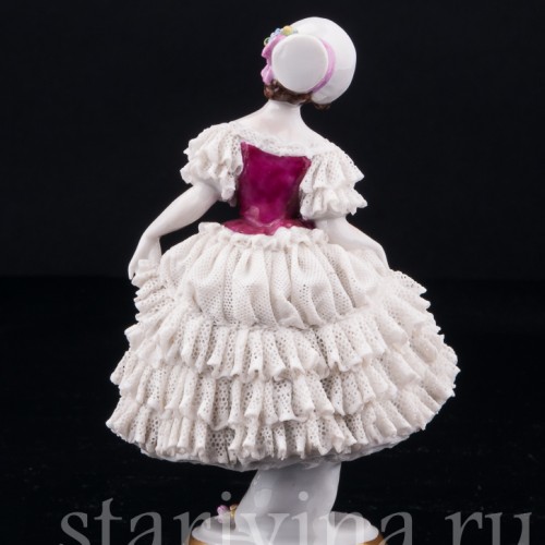 Девушка в розовой шляпке, кружевная, Volkstedt, Германия, до 1935 г