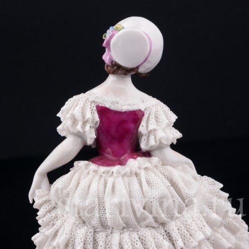 Девушка в розовой шляпке, кружевная, Volkstedt, Германия, до 1935 г