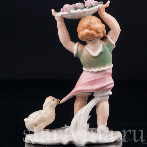 Девочка и цыпленок, Karl Ens, Германия, 1920-30 гг