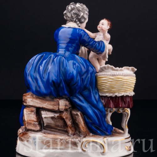 Старинная композиция из фарфора У колыбели, Ackermann & Fritze, Германия, нач. 20 в.