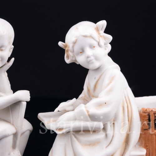 "На уроке", парные вазочки с детьми, Unger, Schneider & Cie, Германия, нач. 20 в