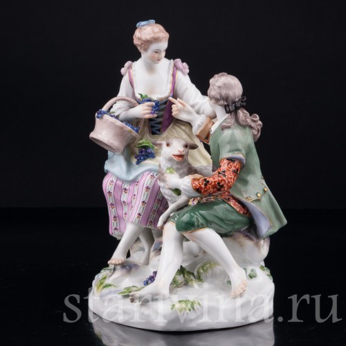 Фарфорвая статуэтка Пара виноградом и овечкой, Meissen, Германия, сер. 20 в.
