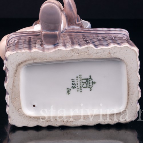 Девочка с рождественским козликом, Dahl Jensen, Дания