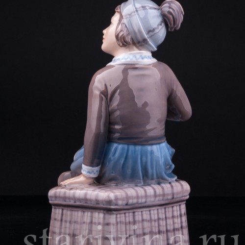 Девочка с рождественским козликом, Dahl Jensen, Дания