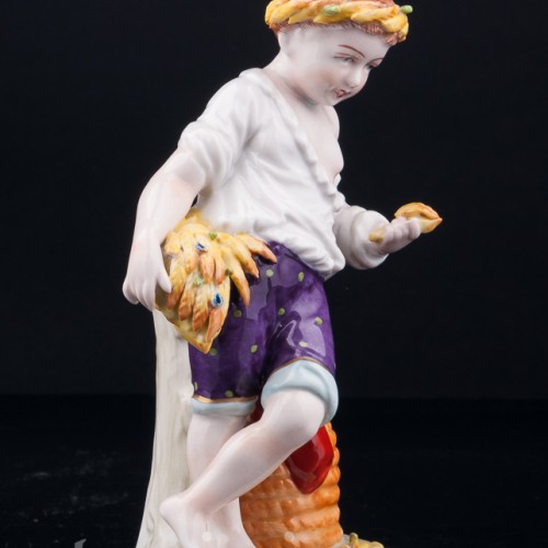 Статуэтка из фарфора Аллегория Осени, Sitzendorf, Германия, вт. пол. 20 в.