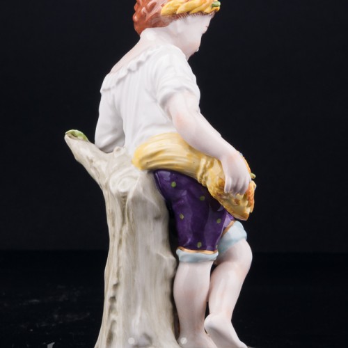 Статуэтка из фарфора Аллегория Осени, Sitzendorf, Германия, вт. пол. 20 в.