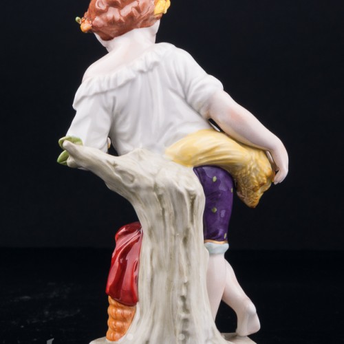 Статуэтка из фарфора Аллегория Осени, Sitzendorf, Германия, вт. пол. 20 в.