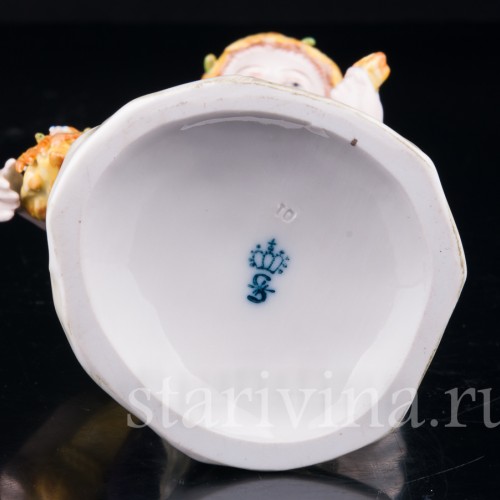 Статуэтка из фарфора Аллегория Осени, Sitzendorf, Германия, вт. пол. 20 в.