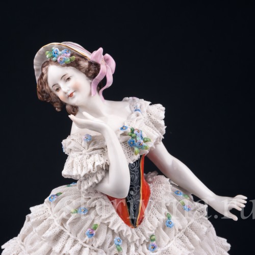 Девушка в кружевном платье, Volkstedt, Германия, до 1935 г