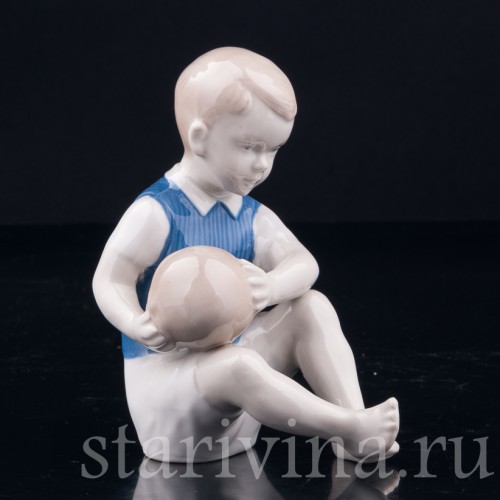 Мальчик с мячом, Grafenthal, Германия, вт. пол. 20 в
