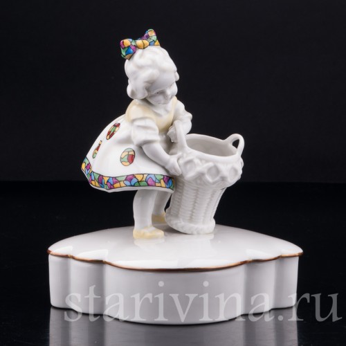 Девочка с корзиной, шкатулка, Hertwig & Co, Германия, 1920-30 гг