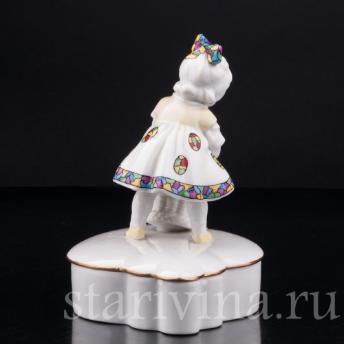 Девочка с корзиной, шкатулка, Hertwig & Co, Германия, 1920-30 гг