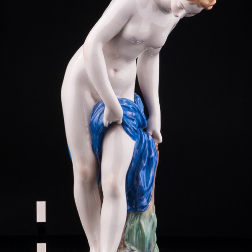 Фарфорвая статуэтка девушки Купальщица, Karl Ens, Германия, нач. 20 в.