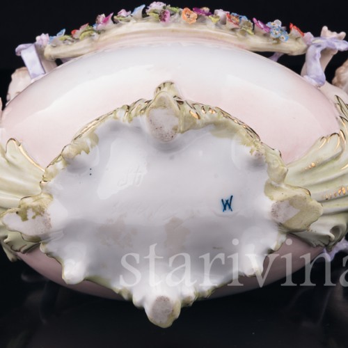 Ваза Путти с гирляндой цветов, Muller & Co, Германия, кон. 19 - нач. 20 вв