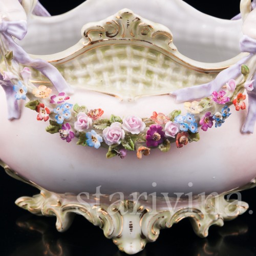 Ваза Путти с гирляндой цветов, Muller & Co, Германия, кон. 19 - нач. 20 вв