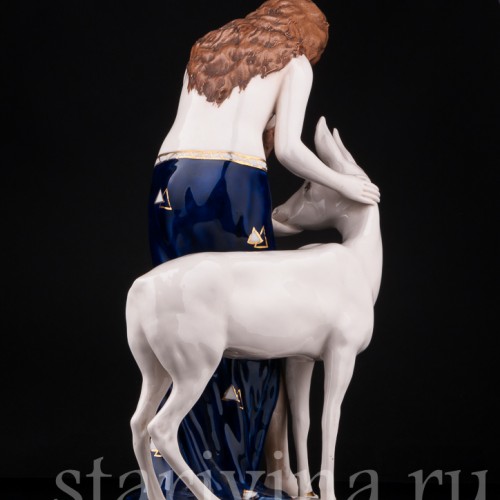 Старинная фигурка девушки из фарфора Диана, Royal Dux, Чехия, нач. 20 в.