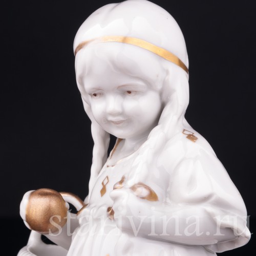 Девочка с яблоком, Hertwig & Co, Германия, 1920-30 гг