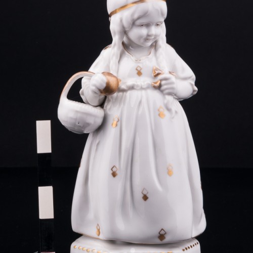 Девочка с яблоком, Hertwig & Co, Германия, 1920-30 гг