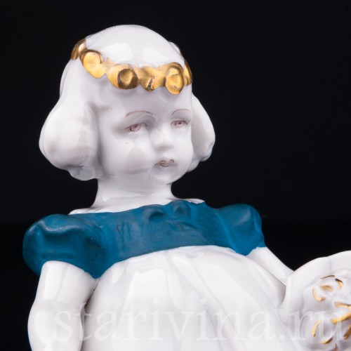 Девочка с букетом и письмом, Hertwig & Co, Германия, 1920-30 гг