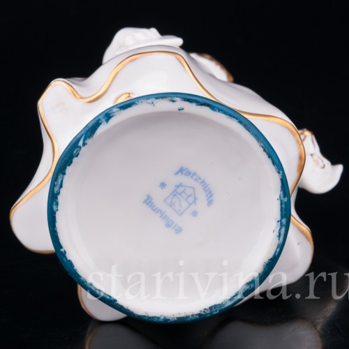 Девочка с букетом и письмом, Hertwig & Co, Германия, 1920-30 гг