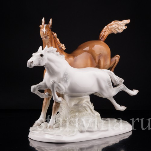 "На свободе", несущиеся кони, Hutschenreuther, Германия, 1970 гг