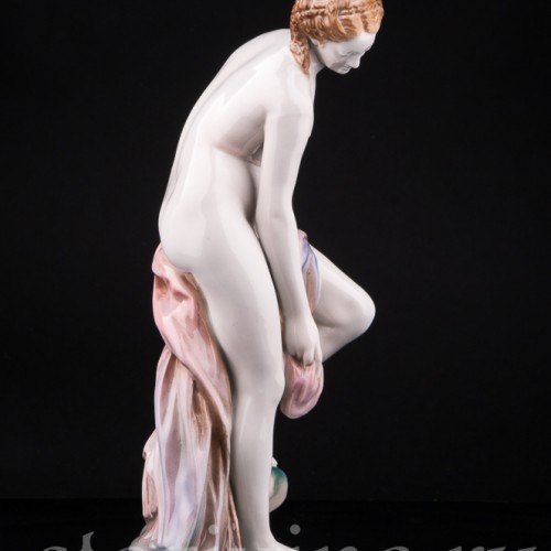 Старинная фигурка девушки из фарфора Купальщица, Karl Ens, Германия, 1920-30 гг.