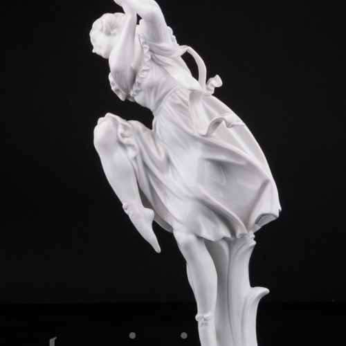 Балерина в танце, Volkstedt, Германия, вт. пол. 20 в