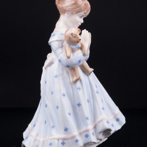 Девочка с медвежонком, Royal Worcester, Великобритания