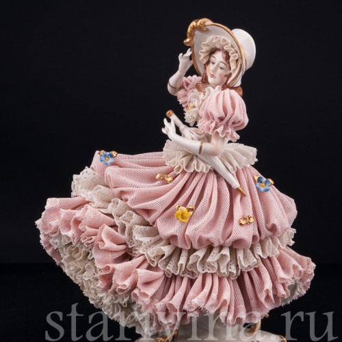 Порыв ветра, девушка в шляпке с зонтиком, кружевная, Ackermann & Fritze, Германия, нач. 20 в