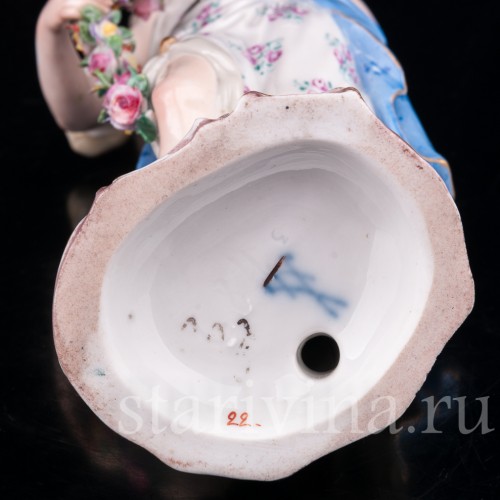 Девушка с цветочной гирляндой, аллегория весны, Meissen, Германия, кон. 19 - нач. 20 вв