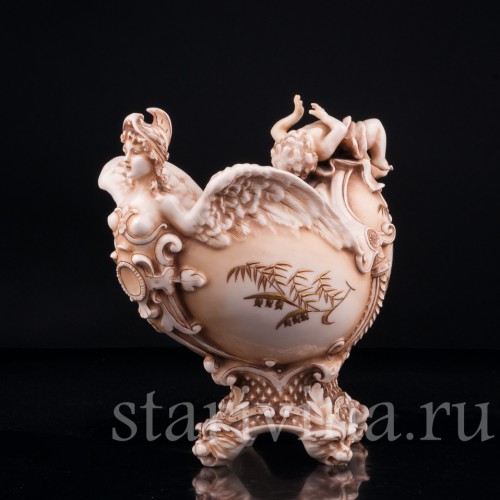 Путти и головой Минервы, ваза, Германия, 19 в