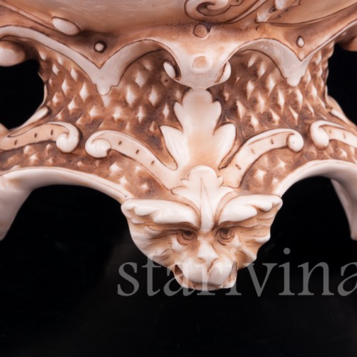 Путти и головой Минервы, ваза, Германия, 19 в